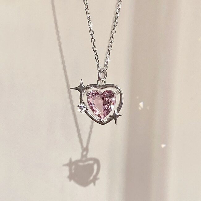 Light-luxury Versatile Clavicle Necklace With A Pendant